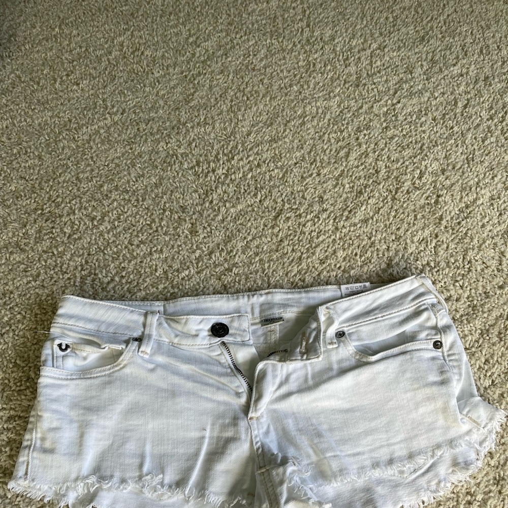 True Religion Joey low rise cut off short size 28